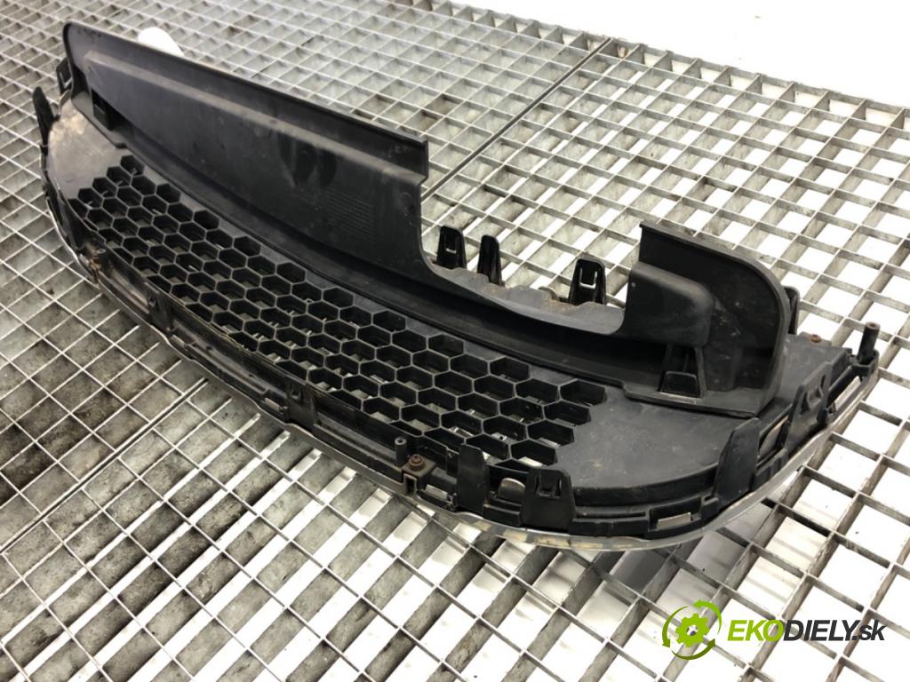 CHEVROLET ORLANDO (J309) 2010 - 2022    2.0 D 120 kW [163 KM] olej napędowy 2011 - 2022  mřížka maska 95032033 (Mřížky (masky) chladičů)