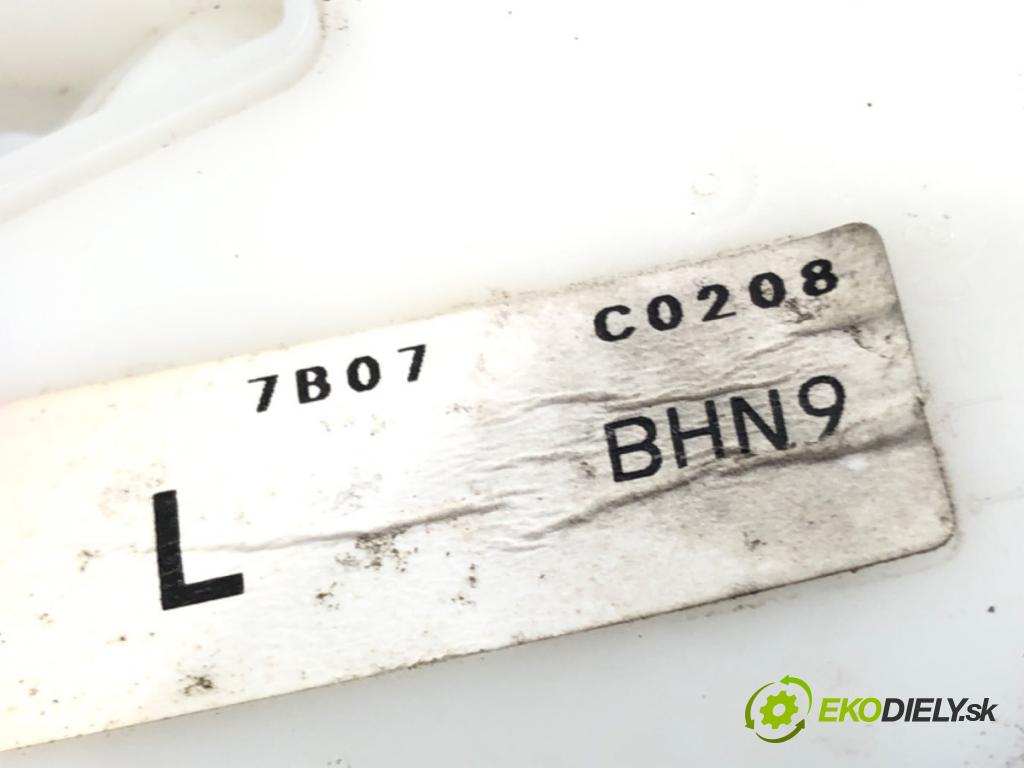 MAZDA 3 (BM, BN) 2013 - 2022    2.5 (BM543) 138 kW [188 KM] benzyna 2013 - 2022  zámok dveře levý zadní část