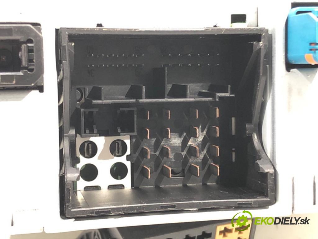 AUDI A6 C7 (4G2, 4GC) 2010 - 2018    3.0 TDI quattro 180 kW [245 KM] olej napędowy 2011  RADIO 4G0035670K (Audio zariadenia)