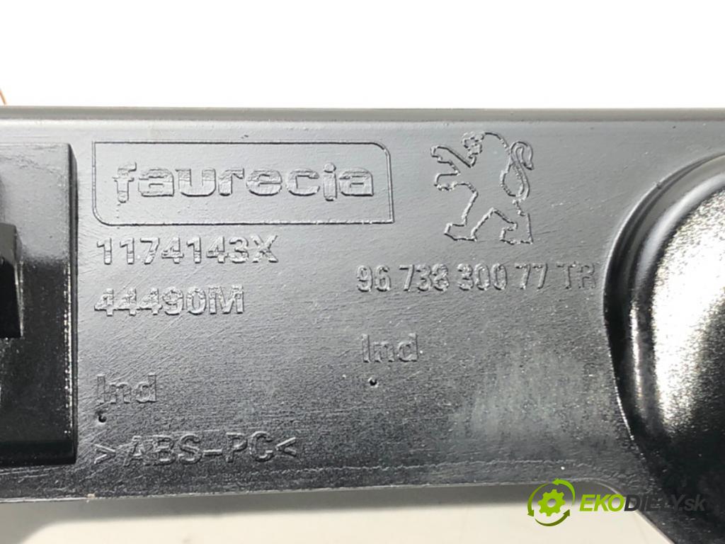 PEUGEOT 208 I (CA_, CC_) 2012 - 2022    1.2 VTI 82 60 kW [82 KM] benzyna 2012 - 2022  lišty kryt 9673830077 (Lišty)