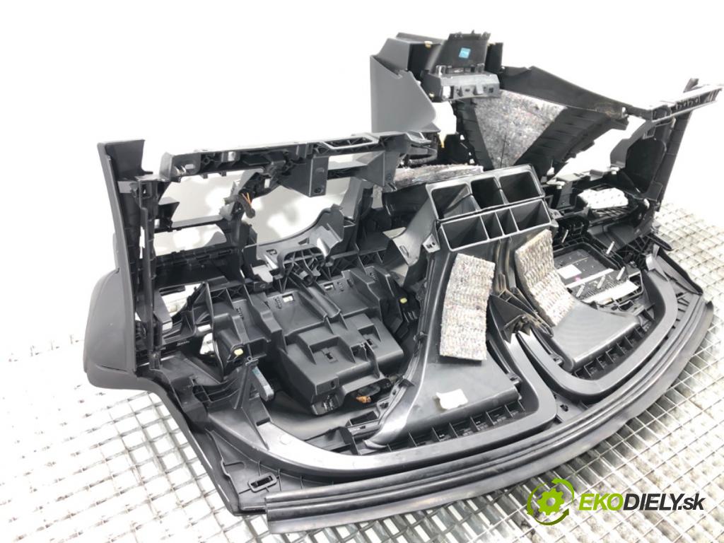 PEUGEOT 208 I (CA_, CC_) 2012 - 2022    1.2 VTI 82 60 kW [82 KM] benzyna 2012 - 2022  Palubná doska  (Palubné dosky)