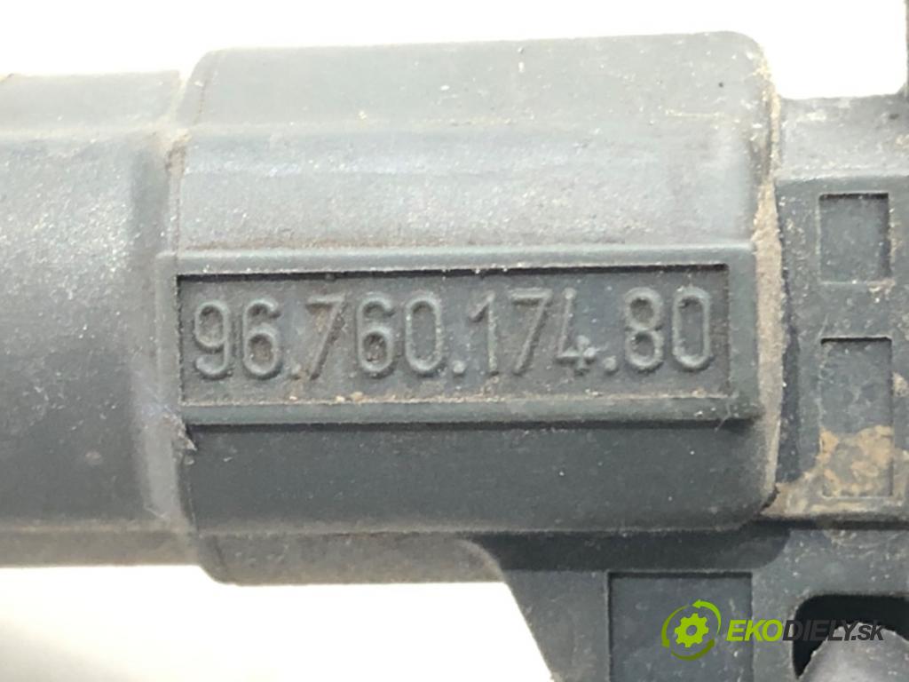 PEUGEOT 208 I (CA_, CC_) 2012 - 2022    1.2 VTI 82 60 kW [82 KM] benzyna 2012 - 2022  Lišta vstrekovacia 9676017480 (Vstrekovacie lišty)