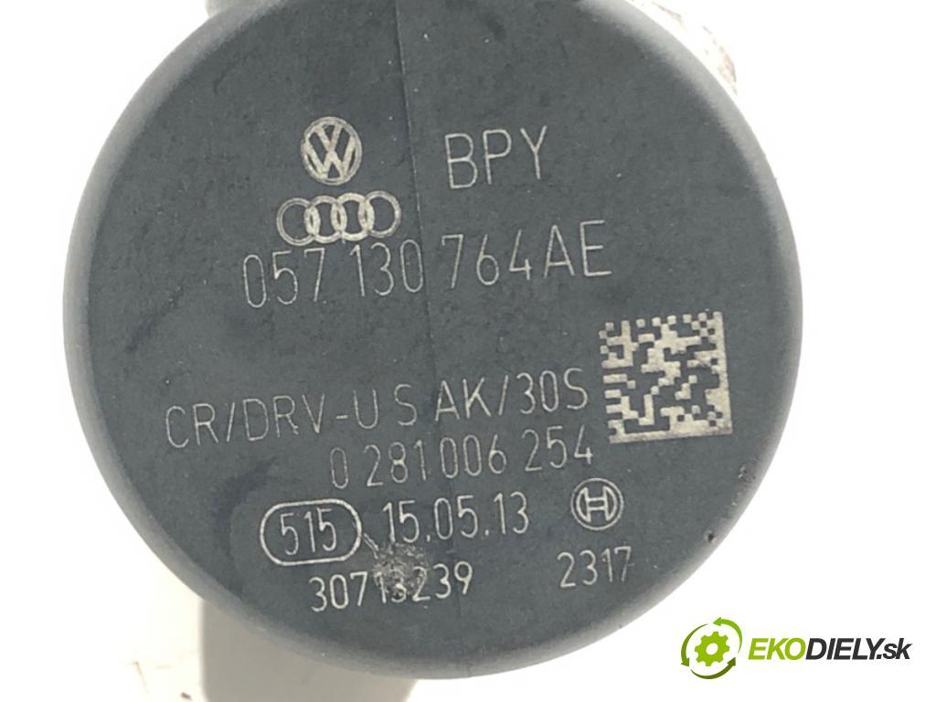 AUDI A6 C7 (4G2, 4GC) 2010 - 2018    3.0 TDI quattro 180 kW [245 KM] olej napędowy 2011  Snímač tlaku paliva 057130764AE (Snímače)