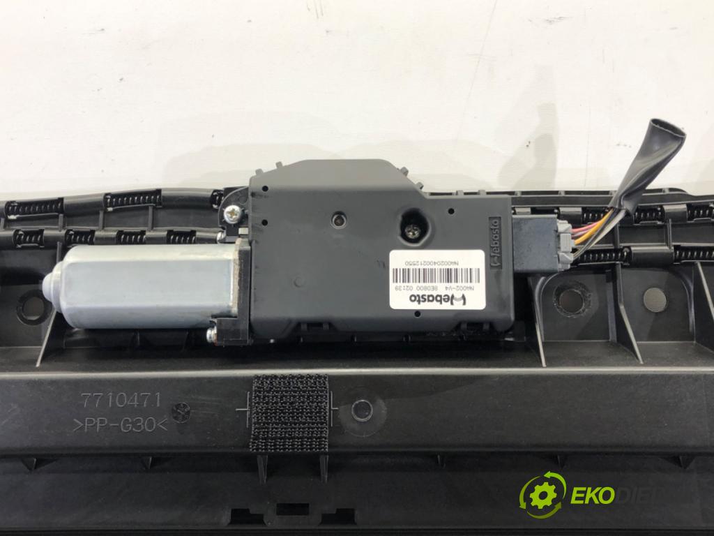 INFINITI Q50 2013 - 2022    2.0 T 155 kW [211 KM] benzyna 2014 - 2022  střešní okno  (Okna karoserie)