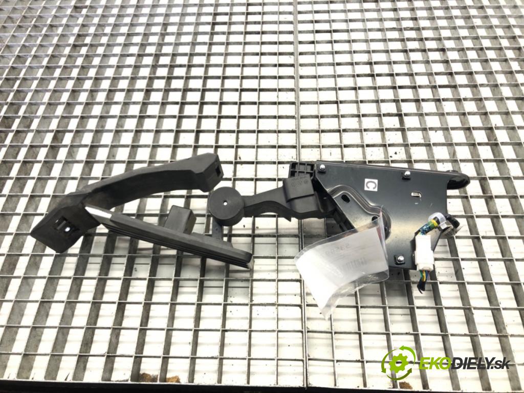 INFINITI Q50 2013 - 2022    2.0 T 155 kW [211 KM] benzyna 2014 - 2022  Potenciometer plynového pedálu APM50-304 (Pedále)