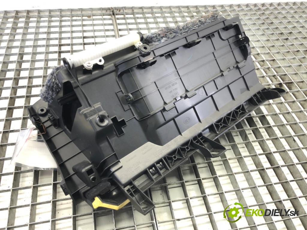 INFINITI Q50 2013 - 2022    2.0 T 155 kW [211 KM] benzyna 2014 - 2022  Priehradka, kastlík spolujazdca  (Priehradky, kastlíky)