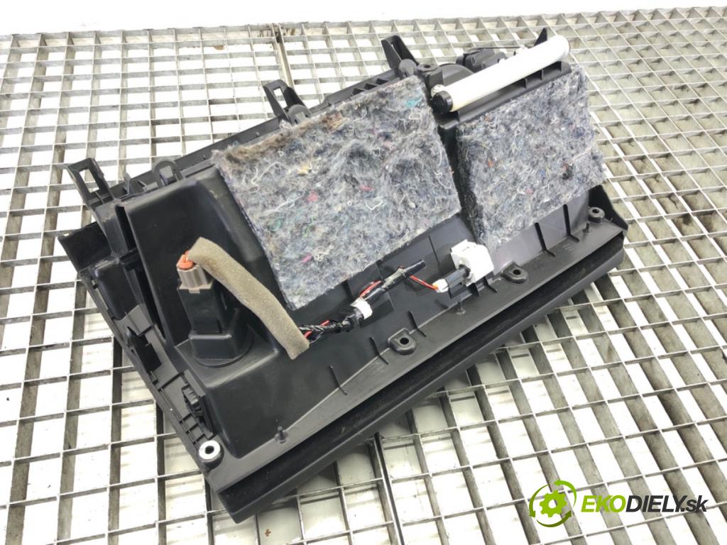 INFINITI Q50 2013 - 2022    2.0 T 155 kW [211 KM] benzyna 2014 - 2022  Priehradka, kastlík spolujazdca  (Priehradky, kastlíky)