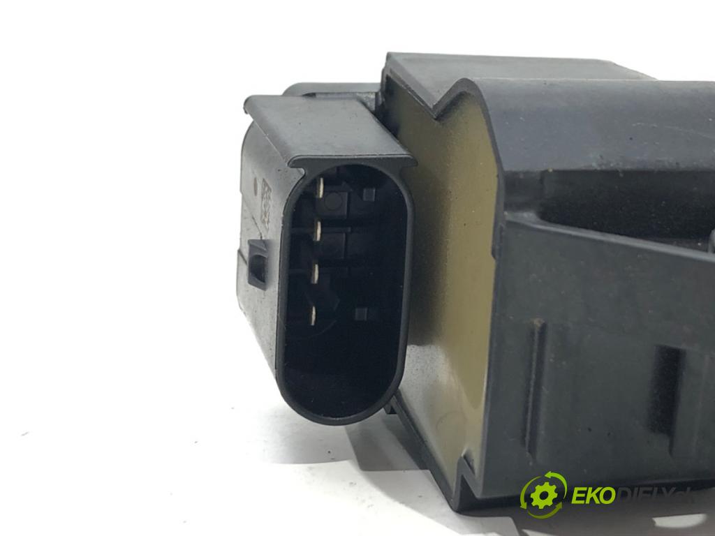 INFINITI Q50 2013 - 2022    2.0 T 155 kW [211 KM] benzyna 2014 - 2022  Cievka zapaľovacia A2749060700 (Zapaľovacie cievky, moduly)