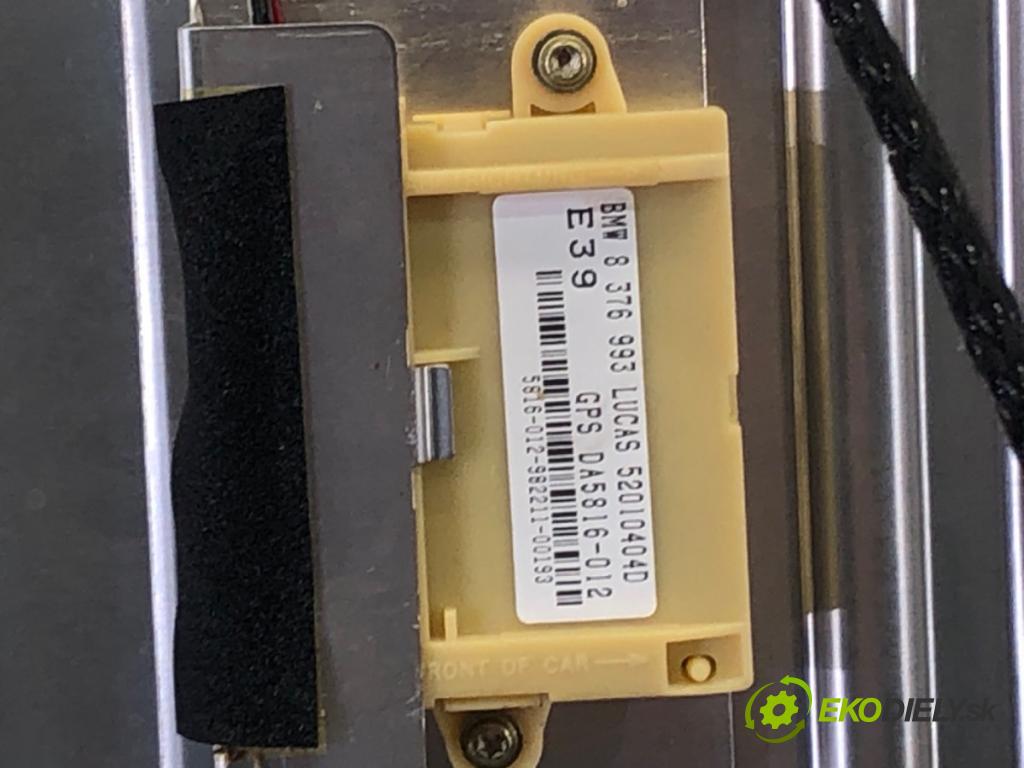 BMW 5 (E39) 1995 - 2003    520 i 110 kW [150 KM] benzyna 1996 - 2003  střešní okno  (Okna karoserie)