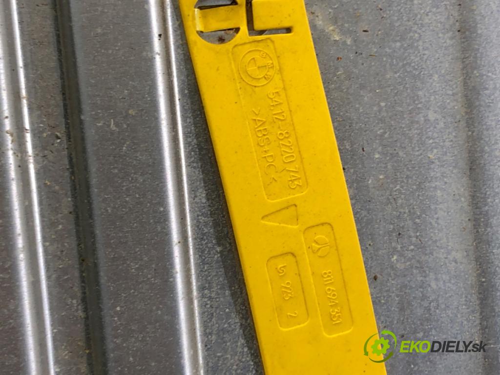 BMW 5 (E39) 1995 - 2003    520 i 110 kW [150 KM] benzyna 1996 - 2003  střešní okno  (Okna karoserie)