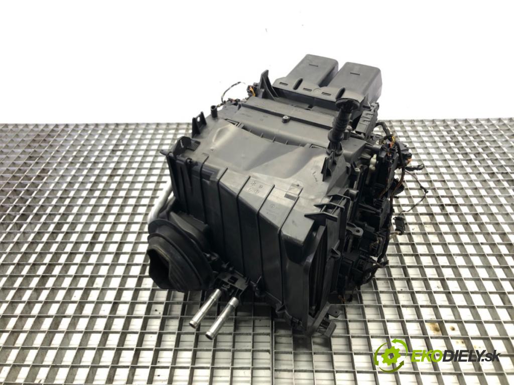 AUDI A8 D4 (4H2, 4H8, 4HC, 4HL) 2009 - 2018    4.2 FSI quattro 273 kW [371 KM] benzyna 2009 - 201  Výhrevné teleso, radiátor kúrenia 4H1820005F (Radiátory kúrenia)