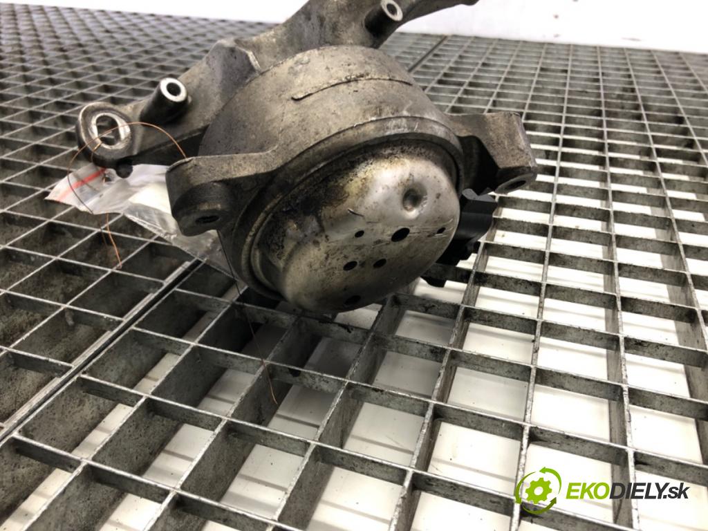 AUDI A8 D4 (4H2, 4H8, 4HC, 4HL) 2009 - 2018    4.2 FSI quattro 273 kW [371 KM] benzyna 2009 - 201  AirBag prevodovky 4H0399114E (Držiaky prevodovky)