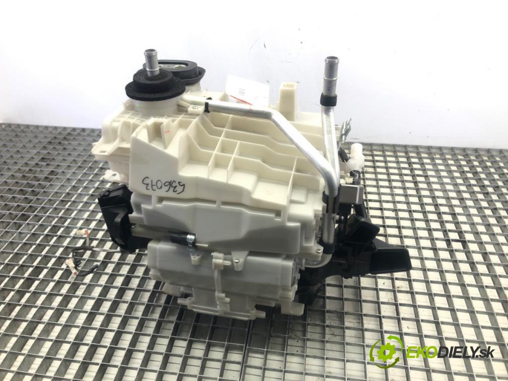 INFINITI Q50 2013 - 2022    2.0 T 155 kW [211 KM] benzyna 2014 - 2022  Výhrevné teleso, radiátor kúrenia KOMBAJN 271104GF0D