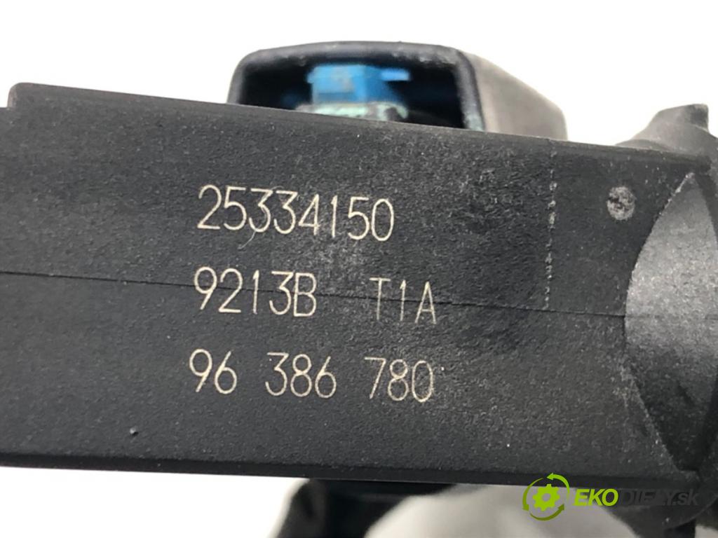 DAEWOO KALOS (KLAS) 2002 - 2022    1.4 16V 69 kW [94 KM] benzyna 2003 - 2022  Lišta vstrekovacia 96386780 25334150 (Vstrekovacie lišty)