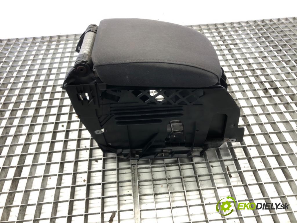 VW GOLF V (1K1) 2003 - 2010    2.0 TDI 103 kW [140 KM] olej napędowy 2004 - 2008  Lakťová opierka 1K0864207B (Lakťové opierky)