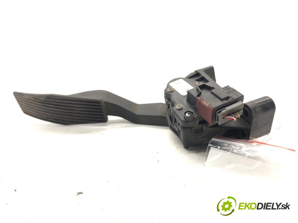 OPEL ASTRA G coupe (T98) 2000 - 2005    1.8 16V (F07) 92 kW [125 KM] benzyna 2000 - 2005  Potenciometer plynového pedálu 9157998BK (Pedále)