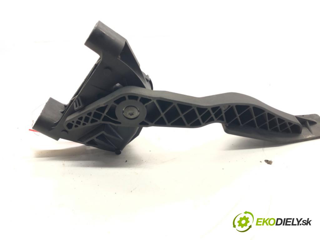 OPEL ASTRA G coupe (T98) 2000 - 2005    1.8 16V (F07) 92 kW [125 KM] benzyna 2000 - 2005  Potenciometer plynového pedálu 9157998BK (Pedále)