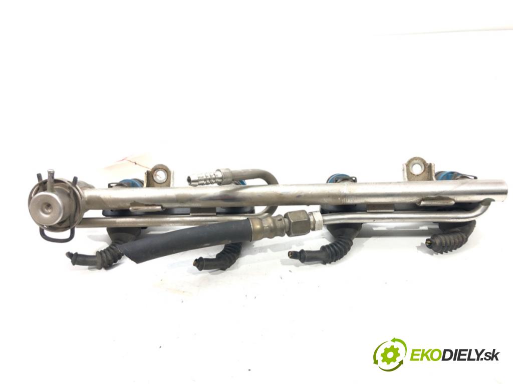 VW PASSAT B5 (3B2) 1996 - 2001    1.8 92 kW [125 KM] benzyna 1996 - 2000  Lišta vstrekovacia 058133681B (Vstrekovacie lišty)