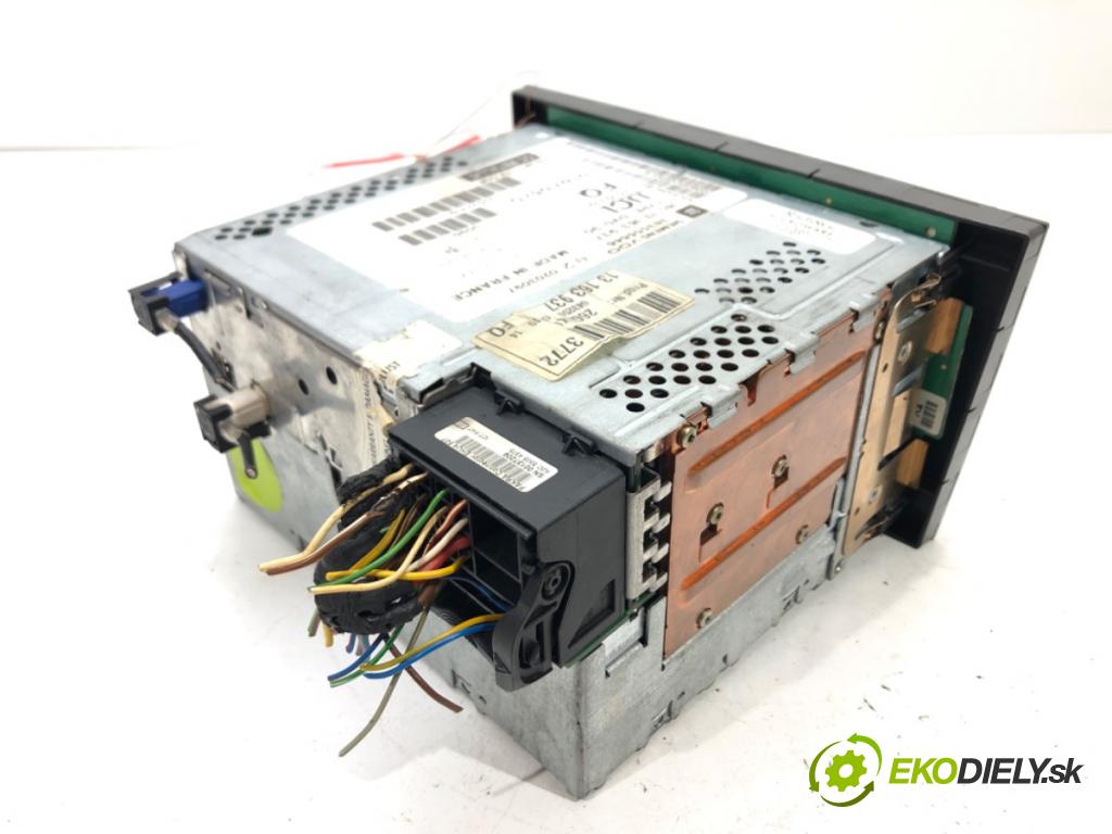 OPEL SIGNUM liftback (Z03) 2003 - 2008    1.9 CDTI (F48) 110 kW [150 KM] olej napędowy 2004   RADIO 13163937 (Audio zariadenia)