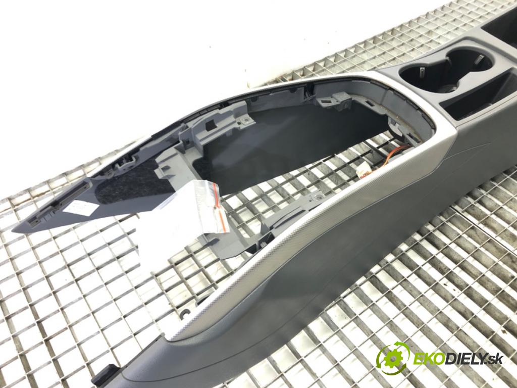 AUDI A5 (8T3) 2007 - 2017    2.0 TDI 130 kW [177 KM] olej napędowy 2011 - 2017  Tunel stredový  (Stredový tunel / panel)