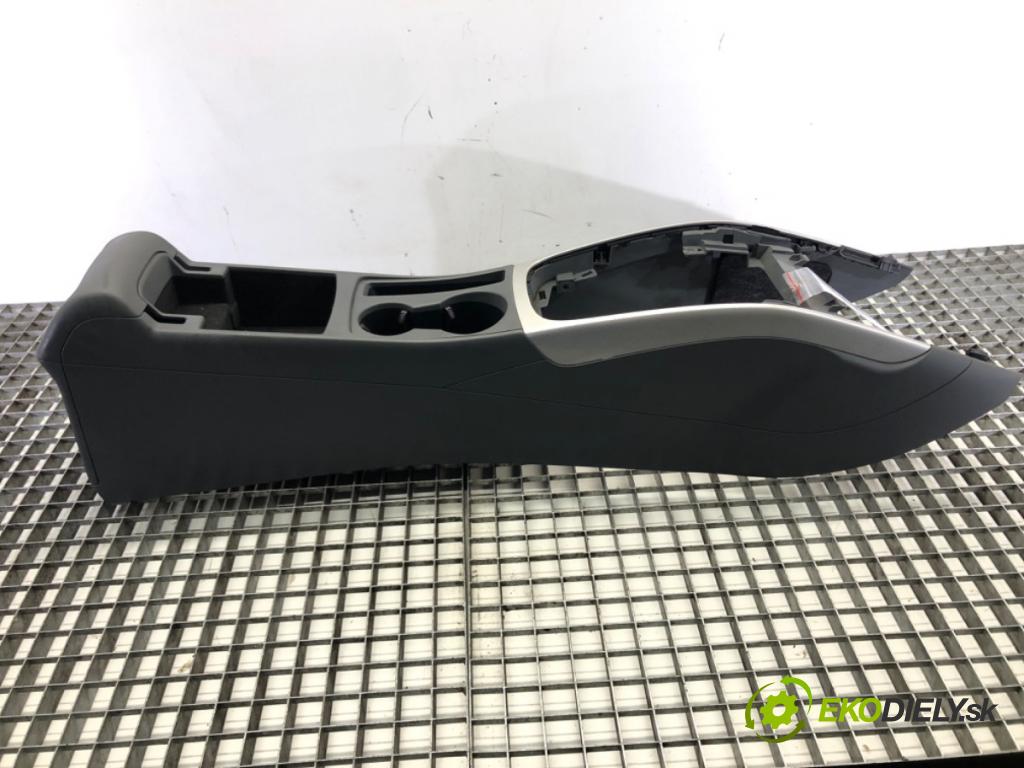 AUDI A5 (8T3) 2007 - 2017    2.0 TDI 130 kW [177 KM] olej napędowy 2011 - 2017  Tunel stredový  (Stredový tunel / panel)