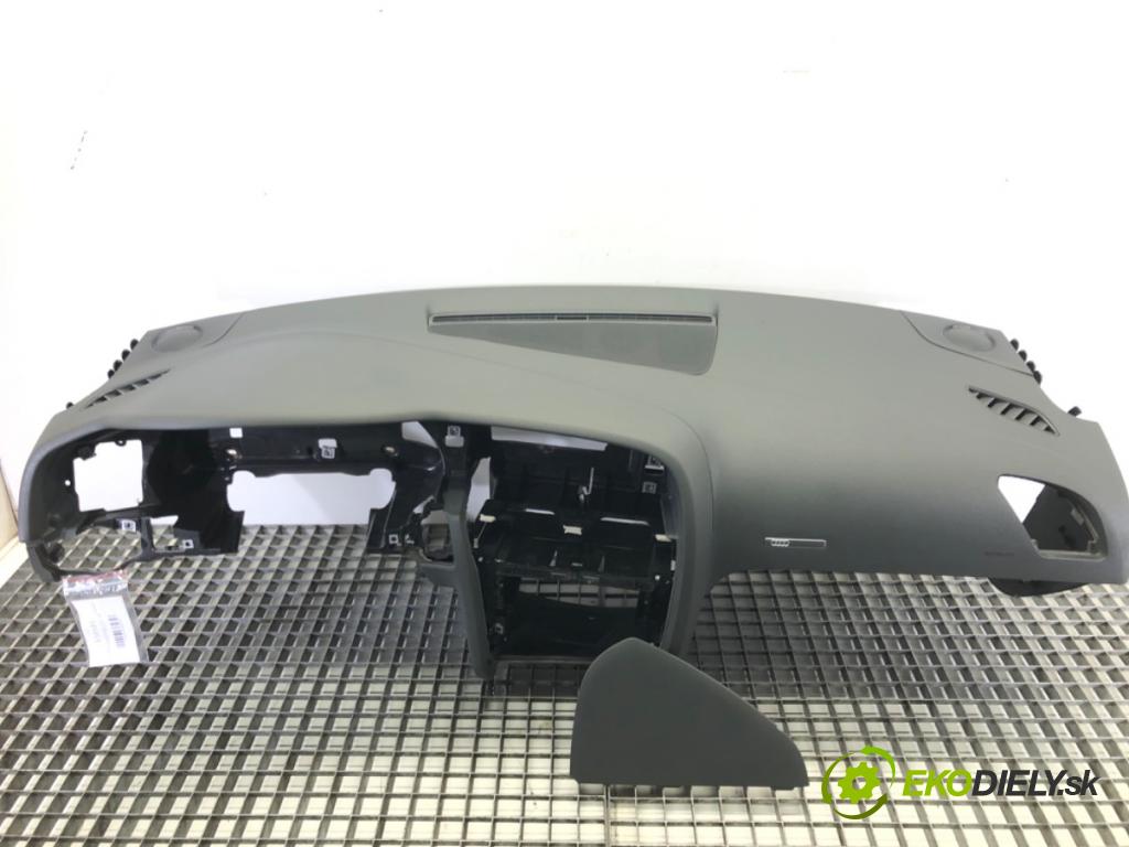 AUDI A5 (8T3) 2007 - 2017    2.0 TDI 130 kW [177 KM] olej napędowy 2011 - 2017  Palubná doska  (Palubné dosky)