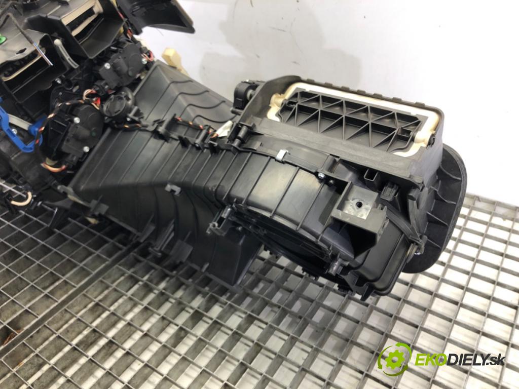 AUDI A5 (8T3) 2007 - 2017    2.0 TDI 130 kW [177 KM] olej napędowy 2011 - 2017  Výhrevné teleso, radiátor kúrenia komplet KOMBAJN 8T1820005G (Radiátory kúrenia)