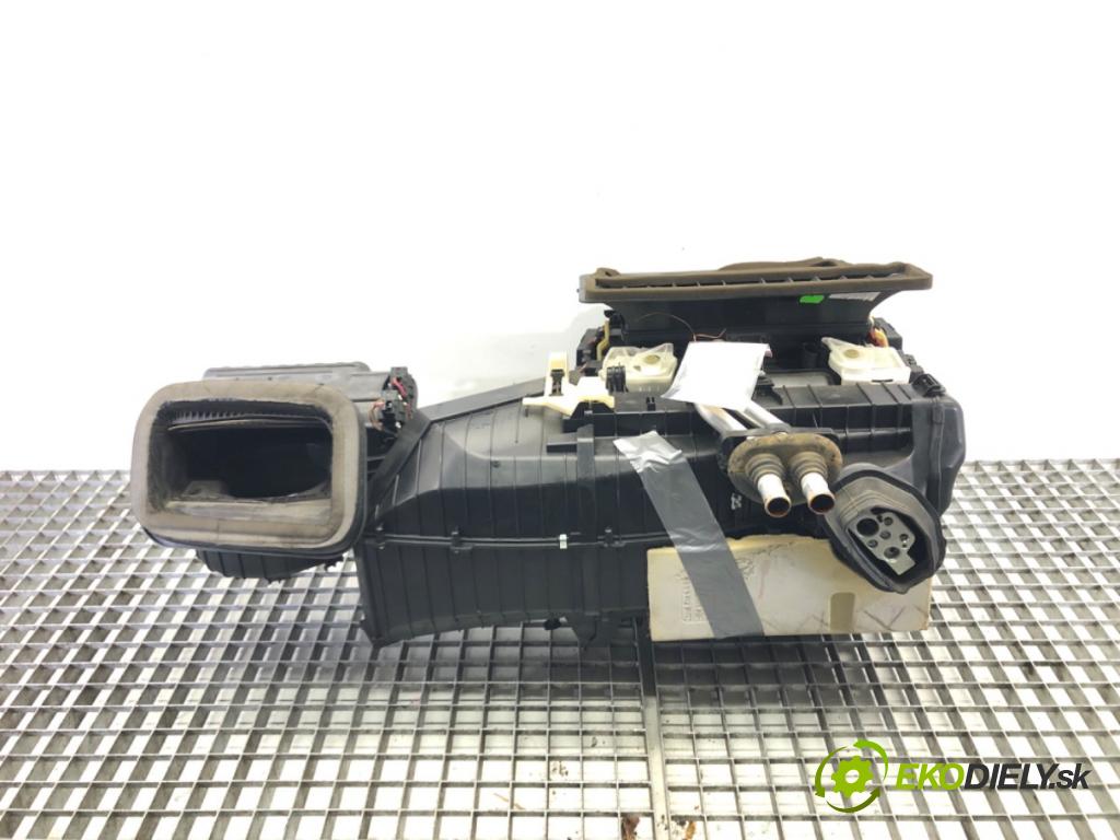 AUDI A5 (8T3) 2007 - 2017    2.0 TDI 130 kW [177 KM] olej napędowy 2011 - 2017  Výhrevné teleso, radiátor kúrenia komplet KOMBAJN 8T1820005G (Radiátory kúrenia)