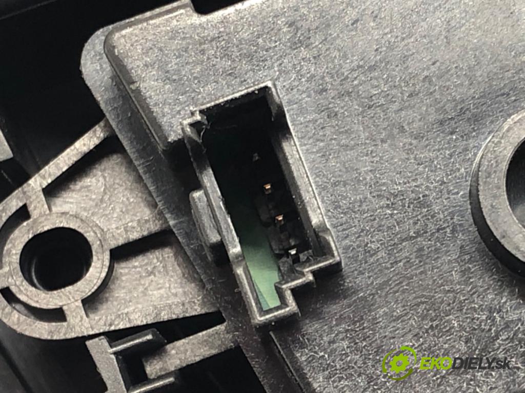 BMW 3 Touring (F31) 2012 - 2019    316 d 85 kW [116 KM] olej napędowy 2012 - 2019  Panel ovládania radia 17313810 (Prepínače, spínače, tlačidlá a ovládače kúrenia)