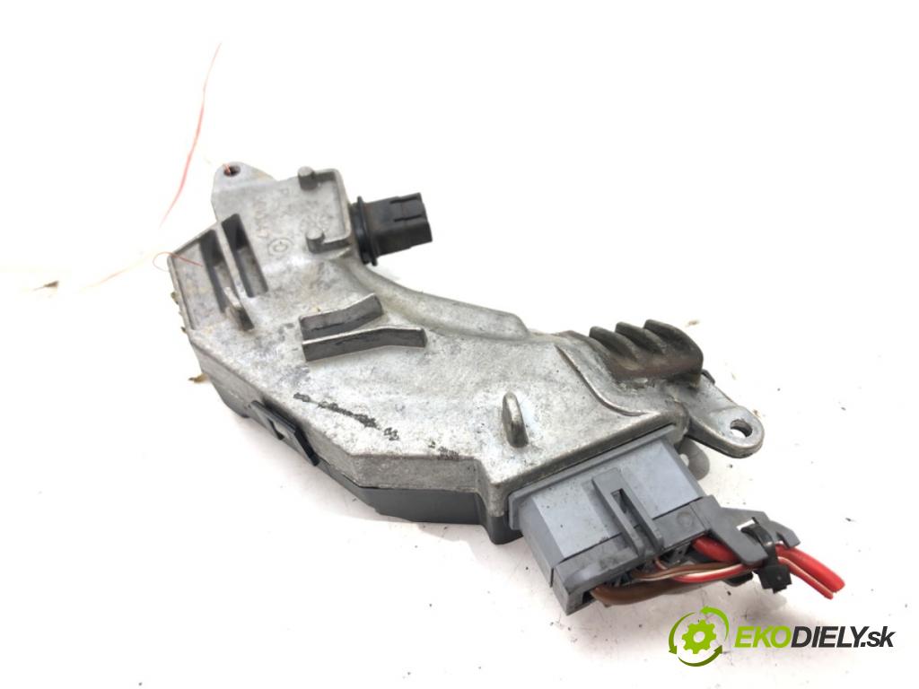 OPEL SIGNUM liftback (Z03) 2003 - 2008    3.0 V6 CDTI (F48) 130 kW [177 KM] olej napędowy 20  Odpor, rezistor kúrenia vzduchu 73421312 (Odpory (rezistory) kúrenia)