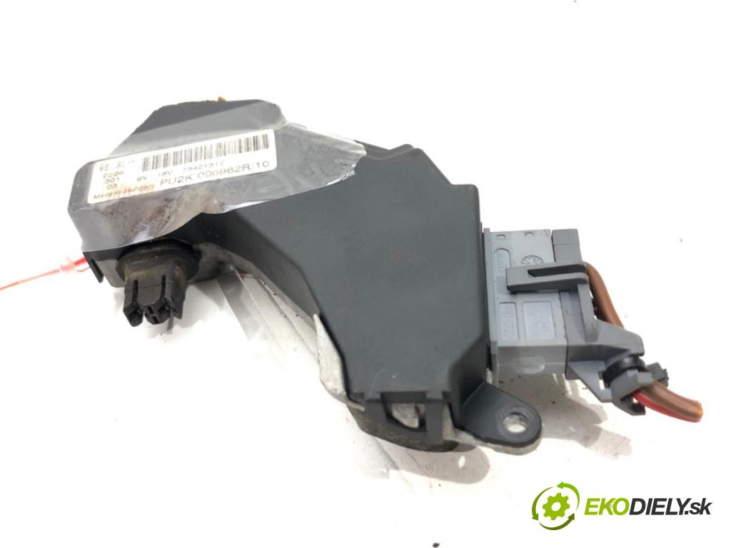 OPEL SIGNUM liftback (Z03) 2003 - 2008    3.0 V6 CDTI (F48) 130 kW [177 KM] olej napędowy 20  Odpor, rezistor kúrenia vzduchu 73421312 (Odpory (rezistory) kúrenia)