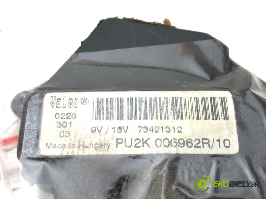 OPEL SIGNUM liftback (Z03) 2003 - 2008    3.0 V6 CDTI (F48) 130 kW [177 KM] olej napędowy 20  Odpor, rezistor kúrenia vzduchu 73421312 (Odpory (rezistory) kúrenia)