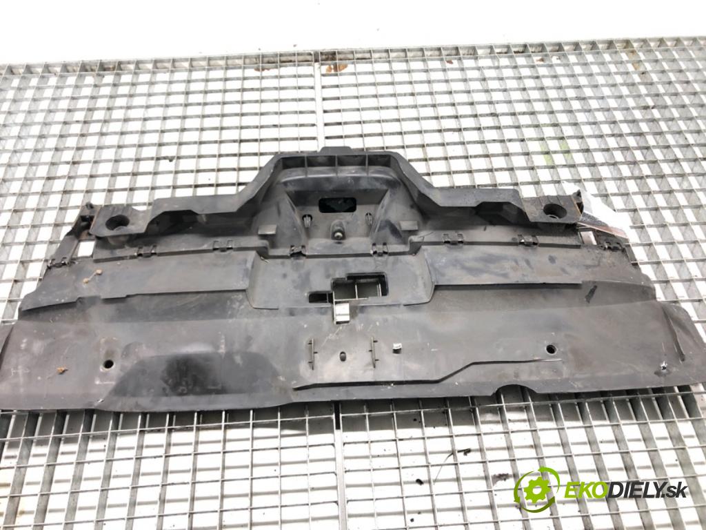 PEUGEOT 407 (6D_) 2004 - 2011    2.0 HDi 135 (6DRHRH, 6DRHRE, 6DRHRG, 6DRHRJ) 100 k  mřížka maska  (Mřížky (masky) chladičů)