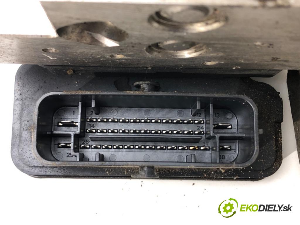 AUDI A6 C7 (4G2, 4GC) 2010 - 2018    3.0 TDI quattro 240 kW [326 KM] olej napędowy 2014  Pumpa ABS 4G0907379S 4G0614517AL (Pumpy ABS)