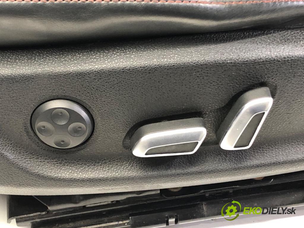 AUDI A6 C7 (4G2, 4GC) 2010 - 2018 kvalita C do ŠITIE: SEDADLÁ: sedačky motor 3.0TDI 240kW: ( 326KM ) VIN: WAUZZZ4G4GN085962 sedan 4D
Prevodovka automatická farba Kovový: black rok rok vyr. 2015
obdobie rok vyr. 2010-2018