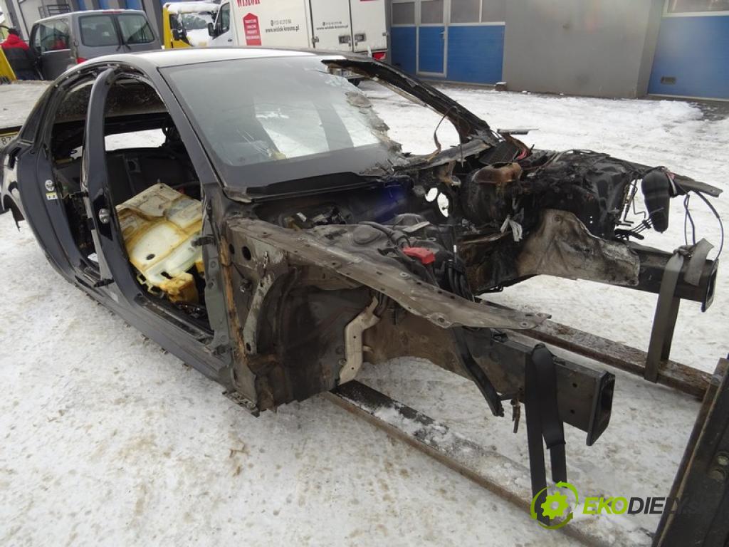 AUDI A6 C7 (4G2, 4GC) 2010 - 2018    3.0 TDI quattro 240 kW [326 KM] olej napędowy 2014  KAROSERIA ČTVRŤÁK blatník zadní část levý pravý střecha POŠTY: prahy