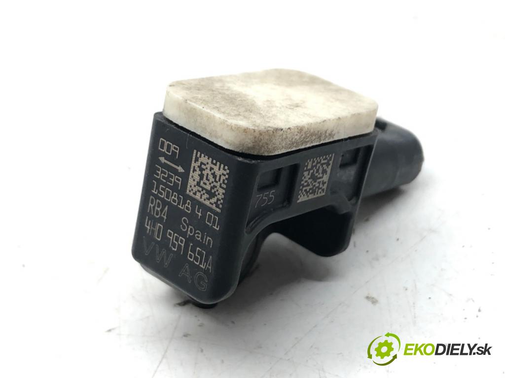 AUDI A6 C7 (4G2, 4GC) 2010 - 2018    3.0 TDI quattro 240 kW [326 KM] olej napędowy 2014  Snímač nárazu 4H0959651A (Snímače nárazu)