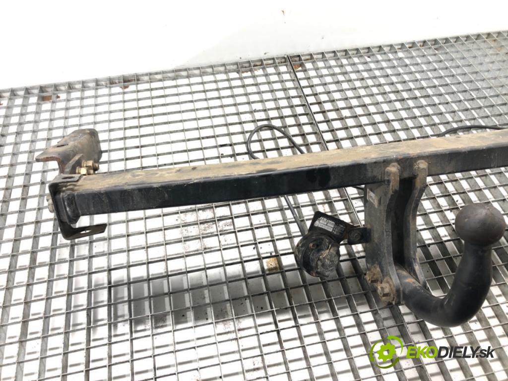 AUDI A6 C5 Avant (4B5) 1997 - 2005    2.5 TDI quattro 132 kW [180 KM] olej napędowy 2000  Hák tažné zařízení