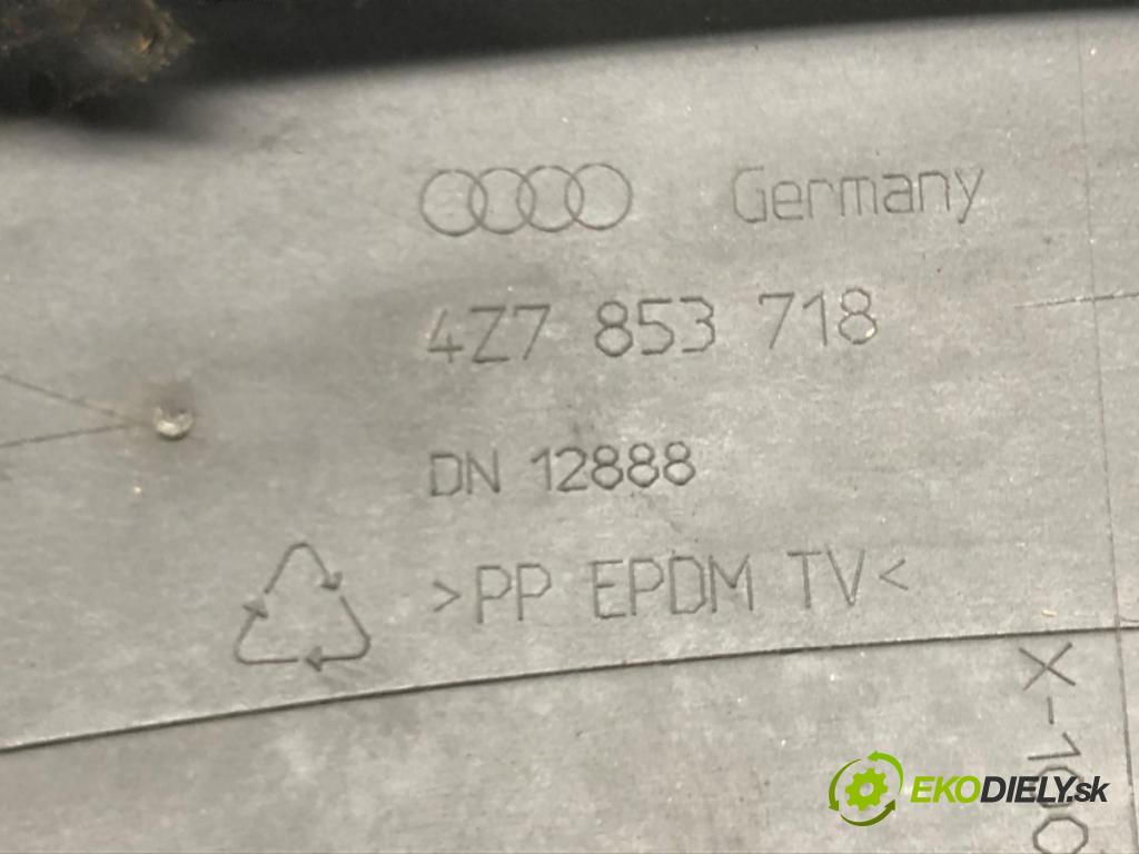 AUDI A6 C5 Avant (4B5) 1997 - 2005    2.5 TDI quattro 132 kW [180 KM] olej napędowy 2000  lišta blatníka přední část pravá 4Z7853718
