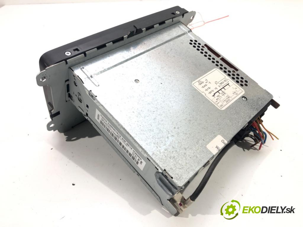 SKODA FABIA II (542) 2006 - 2014    1.4 63 kW [86 KM] benzyna 2007 - 2014  RADIO 5J0035161A (Audio zariadenia)