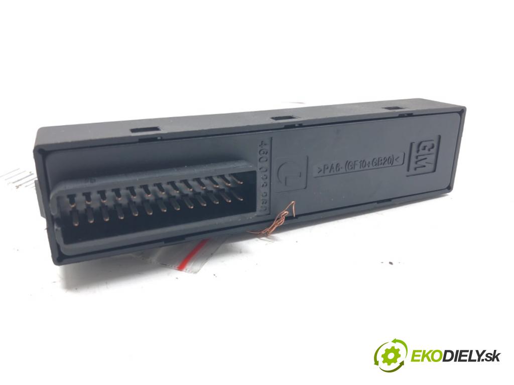 OPEL SIGNUM liftback (Z03) 2003 - 2008    1.9 CDTI (F48) 110 kW [150 KM] olej napędowy 2004   Modul ťažného oka 09228740 (Ostatné)
