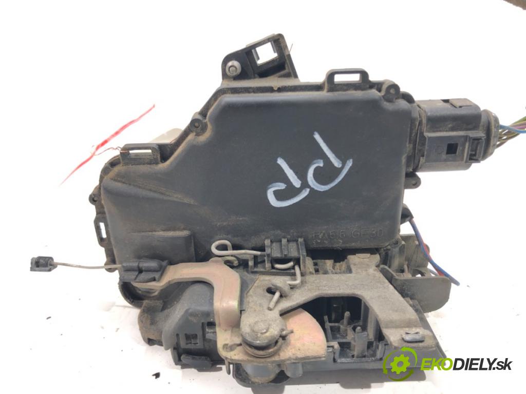 VW BORA Variant (1J6) 1999 - 2005    1.9 TDI 85 kW [115 KM] olej napędowy 1999 - 2001  zámok dveře pravý přední část 