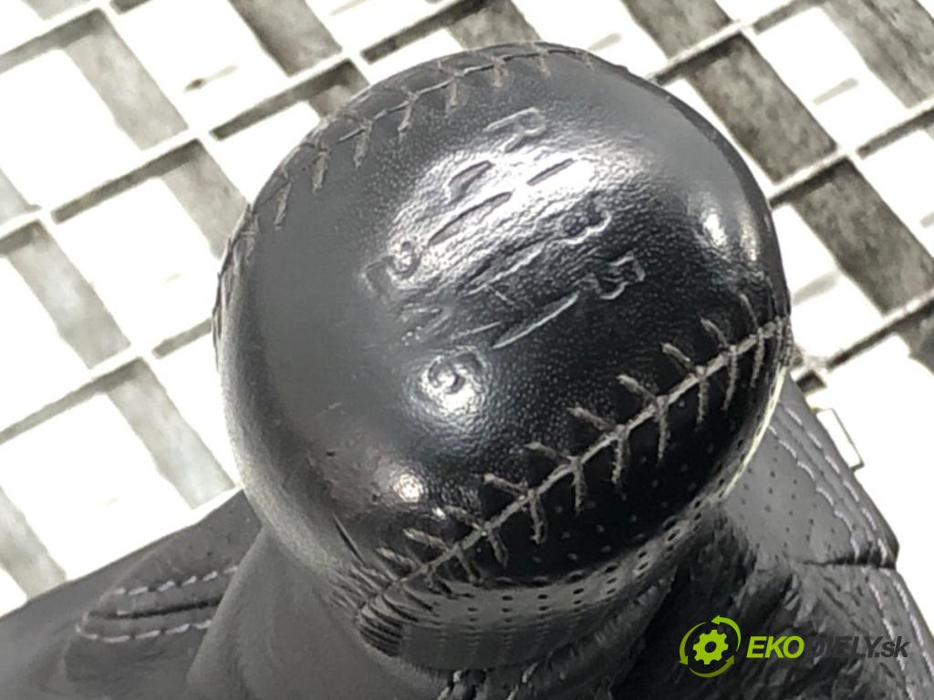 VOLVO S60 II (134) 2010 - 2018    T5 177 kW [240 KM] benzyna 2010 - 2014  Kulisa 31284344 (Rýchlostné páky / kulisy)