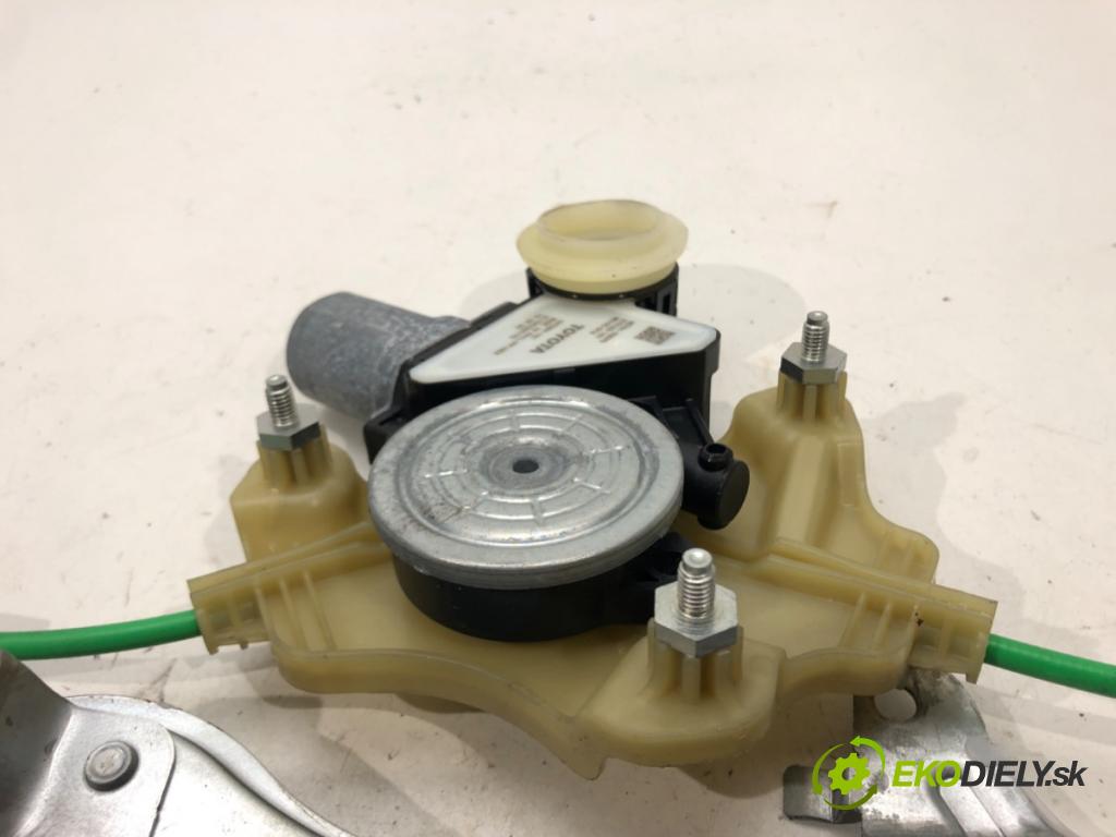 TOYOTA COROLLA sedan (_E21_) 2019 - 2022    1.6 VVTi Flexfuel (ZRE210_) 92 kW [125 KM] Benzyna  mechanismus okna levý zadní část 69840-02743