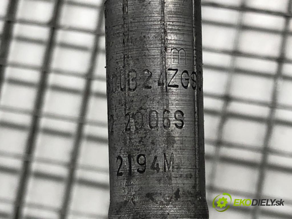 MERCEDES-BENZ KLASA M (W164) 2005 - 2012    ML 420 CDI 4-matic (164.128) 225 kW [306 KM] olej   hadica servočerpadlo  (Rúrky, hadice servočerpadla)