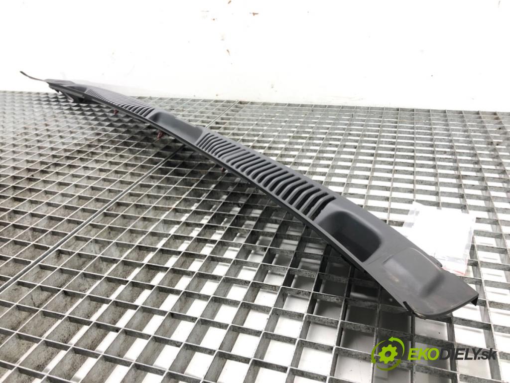 SUZUKI JIMNY samochód terenowy zamknięty (SN) 1998 - 2022    1.3 16V (SN413) 60 kW [82 KM] benzyna 2001 - 2022  Torpédo, plast pod čelné okno 77310-81A10 (Torpéda)