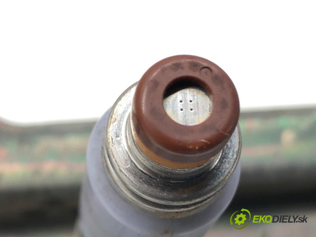 SUZUKI JIMNY samochód terenowy zamknięty (SN) 1998 - 2022    1.3 16V (SN413) 60 kW [82 KM] benzyna 2001 - 2022  Lišta vstrekovacia  (Vstrekovacie lišty)