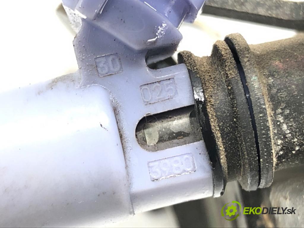 SUZUKI JIMNY samochód terenowy zamknięty (SN) 1998 - 2022    1.3 16V (SN413) 60 kW [82 KM] benzyna 2001 - 2022  Lišta vstrekovacia  (Vstrekovacie lišty)