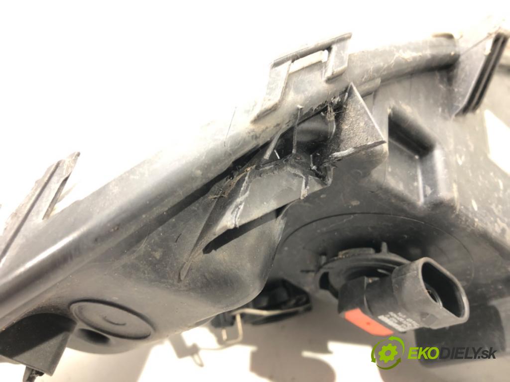 OPEL ASTRA J (P10) 2009 - 2015    1.6 Turbo (68) 132 kW [180 KM] benzyna 2009 - 2015  hmlové svetlo, hmlovka pravý přední část