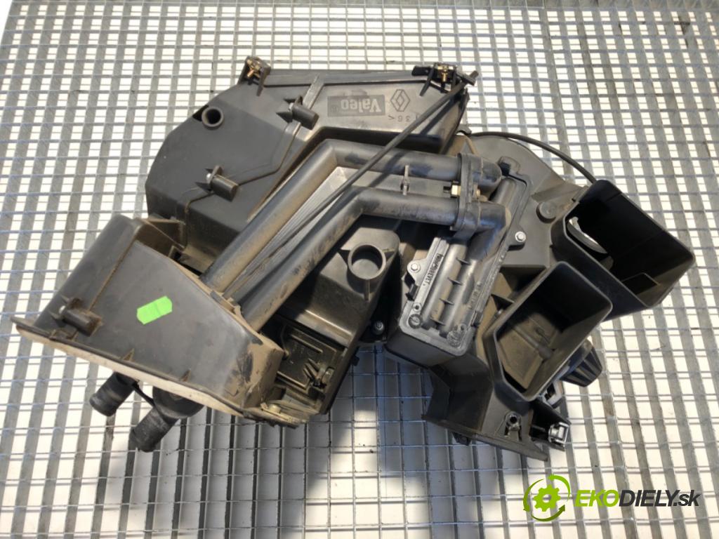 RENAULT TRUCKS MIDLUM 2000 - 2022    220.18/D  topné těleso radiátor topení komplet KOMBAJN 5010544414 (Radiátory topení)